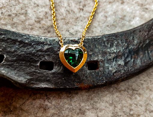 Collier mit Turmalinherz aus 750er Gold Collier mit Turmalinherz aus 750er Gold