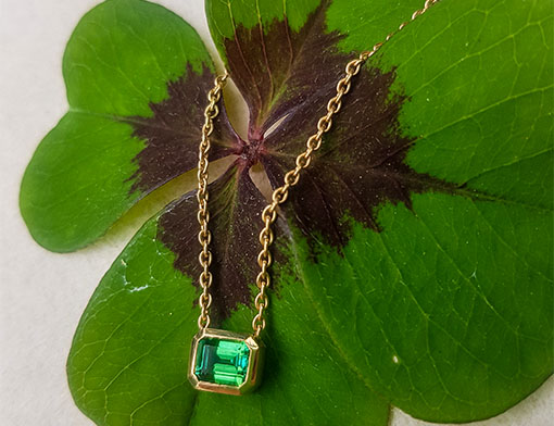 Necklace made of 18 ct gold with tourmaline